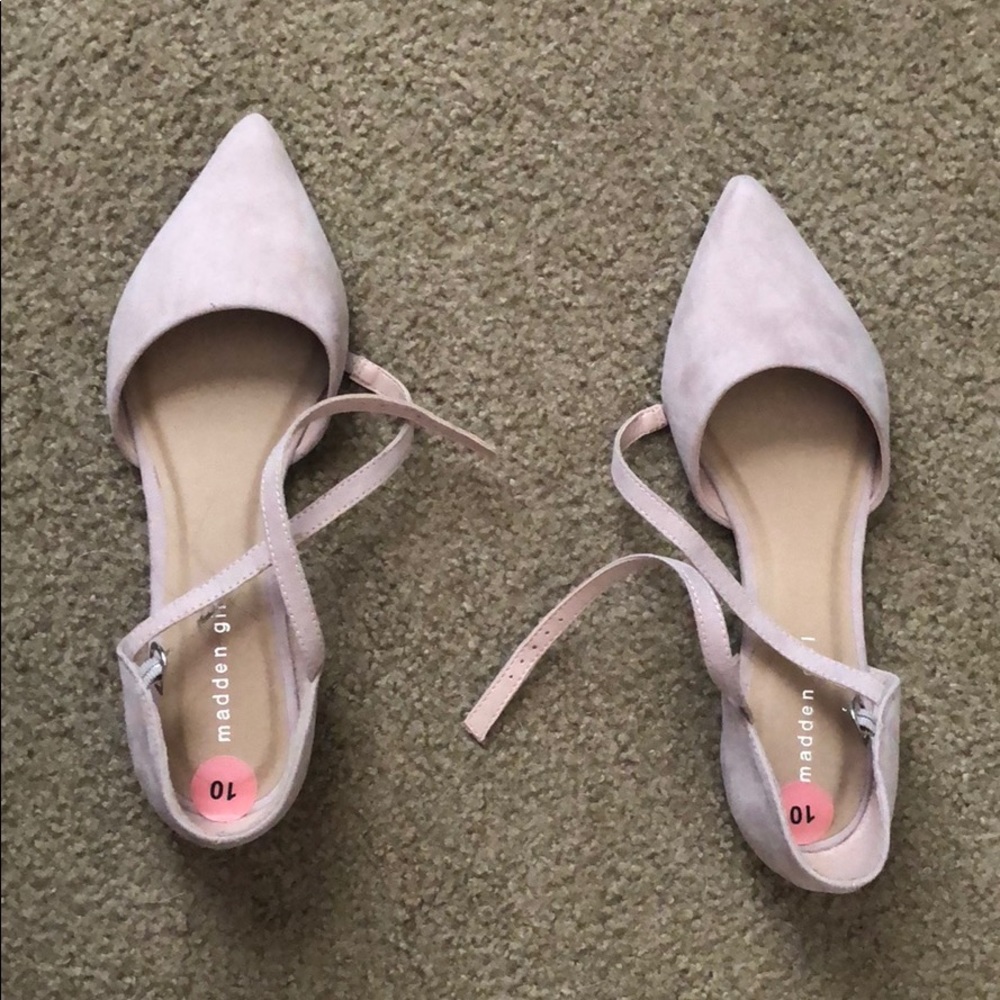 Blush pointed flats